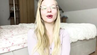 Why YOU Should Be on Grindr Right Now App Review