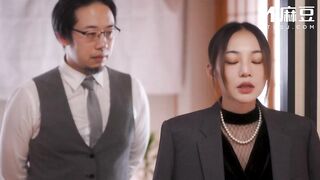 ModelMedia Asia - The older brother comforted the widow who had lost her husband with his jock