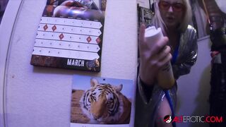 Quarantine fun with tattooed hotty Leya Falcon