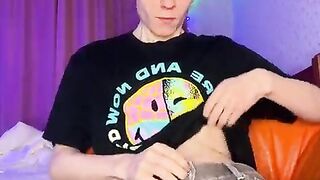Edging My Thick Dong Until My Skinny Legs Start Shaking