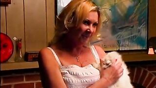 Hairy gilf doxy fucking on her coucj