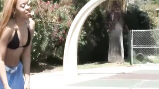 Ebony slut rides big black knob in reverse