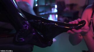 Latex Fetish Orgy: Lesbian Triple Domination Ding-schlong Fuck Group Sex Foursome with Mistresse Ae, Mixstress Vida & Mushroom Sofi