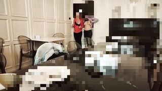 Due MILF e mogli troie al ristorante