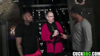 Cuckold hubby enjoys watching wife DPed by black jocks
