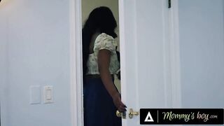 MAMAS BOY - MILF August Skye Takes Pity On Stepsons Bad Handjob And Gives Him Relief Fuck
