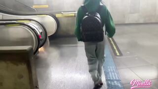 This honey couldn't stand seeing my erection and gave me a blowjob-job on the São Paulo subway.
