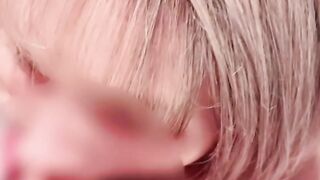 鏡越しのエロケツに興奮して顔射！鼻穴までドピュドピュっ