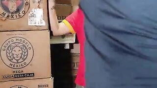 Oxxo employee caught in the warehouse in exchange for a permit