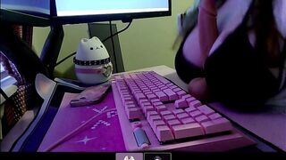 moaning egirl gives private masterbution help