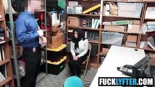 hottie CAUGHT Stealing