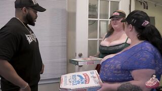 BBW pizza delivery suck and bang customer