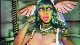 Gremlins - Monster Stepmommy Loves U!! Greta Cosplay