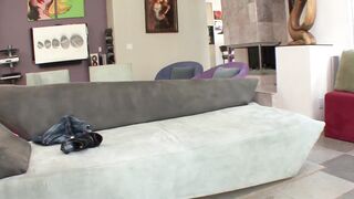 2 lesbian babes eat each other