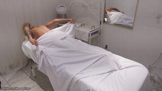 Fitness Model Massage Client Returns for Another Session