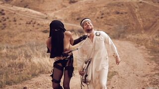 Arab gal screwing her thrall