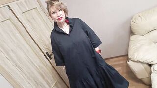 An adult psychologist cutie, Nadezhda Viktorovna, explores the possibilities of the one and the other her mature holes .!. ))