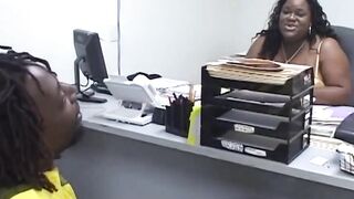 Big chubby black hotty fucking in the office