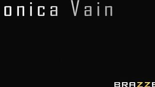Brazzers - Veronica Vain's Halloween Slutfest Neglected Wife Gets Her Taut Twat Hammered by a Throbbiing Vampire Rod