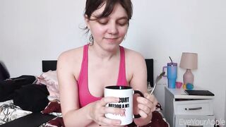 Cute Gym Gal Eve Catches YOU Up On Life