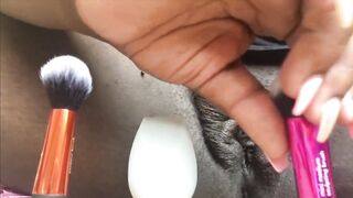 (Ribald Talk) Ebony BBW Squirt With Make Up Brushes In Twat and Booty