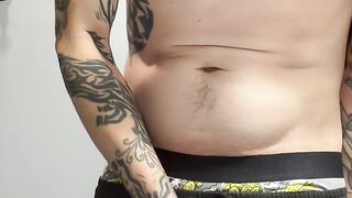 Tattooed Man jerking off talking filthy talk till this chab cums
