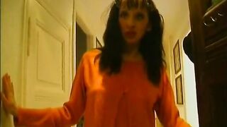 Older whore loves filling her snatch with sextoys