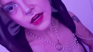 Horny fae plays