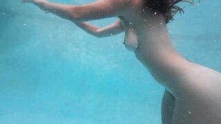 I fuck my ex-girlfriend in her recent boyfriend's pool