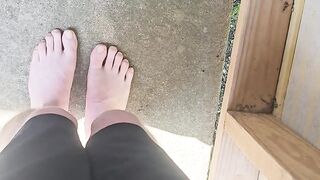 Desperately pissing my pants outside my apartment