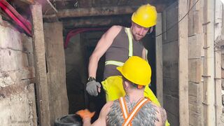 A homo stud enticed his hunk-ally worker