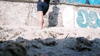 Showing public big butt and tits. Hawt BBW