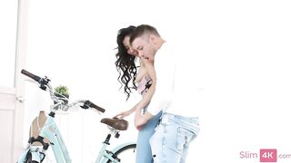 A slender brunette takes it in the ass perfectly