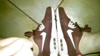 Elisabeths Air Max 90 getting trained to be more comfy