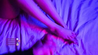 I СUM on her feet, whilst this chick giving me Footjob. Giant Spunk fountain
