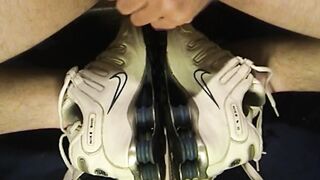 A friend sent me the Shox of his Grlfriend