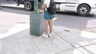 Vendedora Ambulante de Mazapanes termina en el Hotel con un Desconocido... ¡De la CALLE al Hotel!
