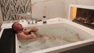 JUICY & HIRSUTE: Giant Muscle Man Solo in Luxury Jacuzzi - Big Load