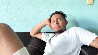 Me imagino a mi vecina haciéndome un delicioso blowjob