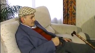 A Well-groomed Blackette Offers Her Pussy to a Perverse Old Chap!