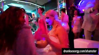 Enjoyable party lesbian babes fingering quims