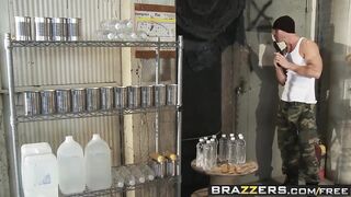 Ariella Ferrera Johnny Sins - Nuclear Score - Brazzers