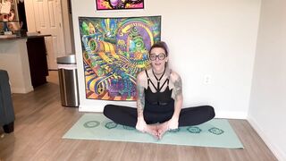 67 Tall Yoga Session - 13 Minutes of Stretching & Flexibility