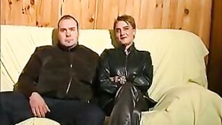 Couple libertin pratiquant la sodomie