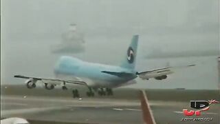 The almost any awesome of Kai Tak Hong Kong Airport Closed in 1998