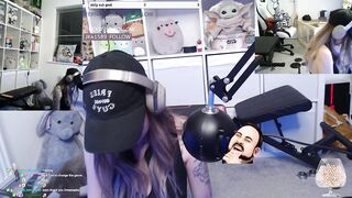 TWITCH STREAMER WORKING OUT IN FRONT OF SLUTTY VIEWERS (SHYPHOEBE)