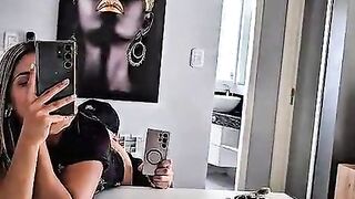 Intense screwing in front of the mirror ends with jets of jizz and squirt at the end.