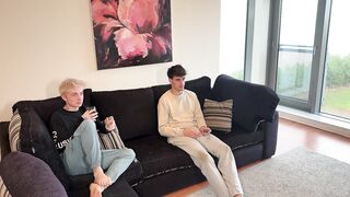 Blowjob during Fortnite Gaming