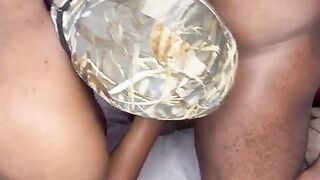 EBONY TEM UMA VAGINA MADURA