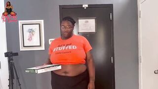 Pizza Snatch: Ebony BBW Delivers A Pizza and Gets a BBC Tip